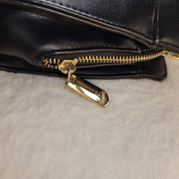 Steve Madden Black Leather  Adjustable Crossbody Shoulder Bag - Picture 4 of 6